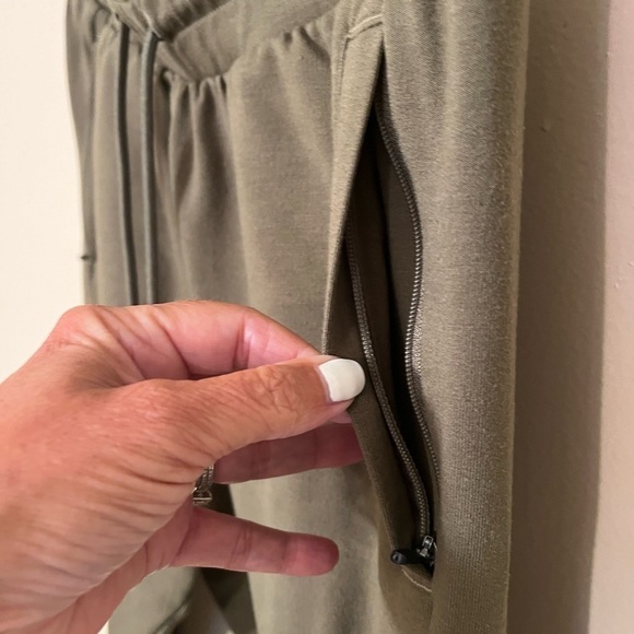 Gymshark Olive Green Women’s Joggers Sz S - Picture 7 of 8